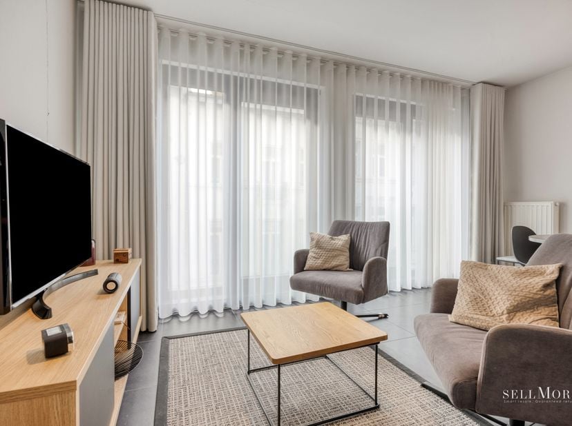 Ce studio élégant, entièrement meublé, se situe dans la résidence soignée Park Avenue, idéalement située au cœur dynamique de Bruxelles.<br />
Situé a