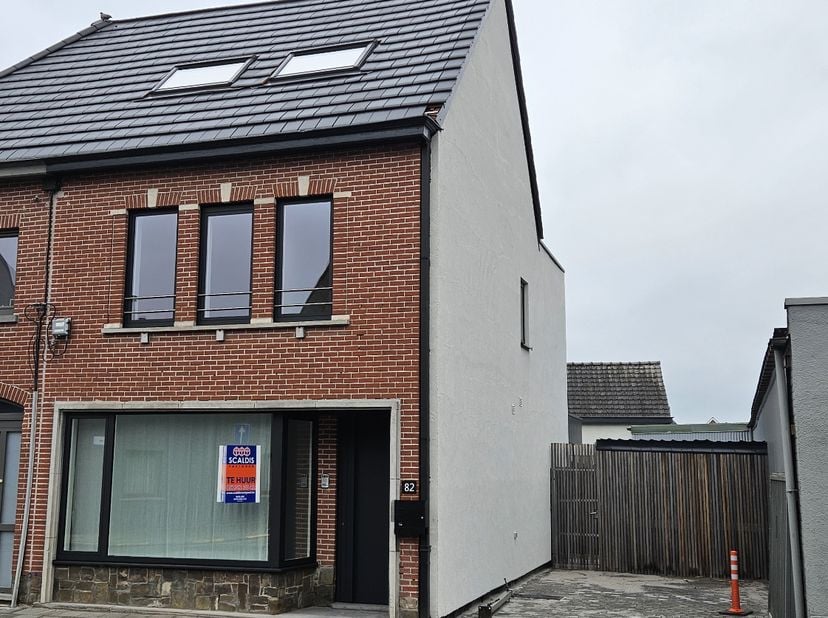 Huis te huur in Emiel Hertecantlaan 82,
                    9290 Berlare