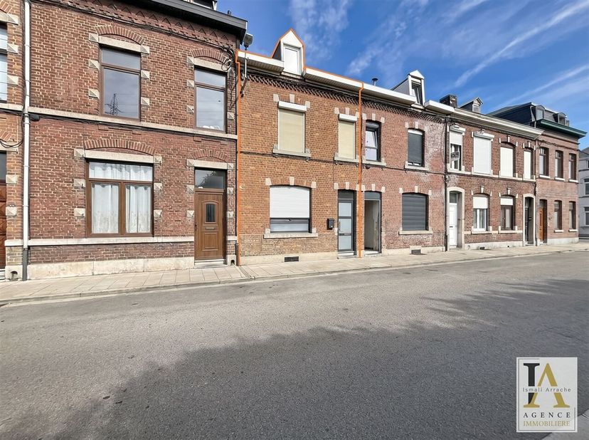 Située à Angleur, dans le quartier de Kinkempois, cette maison au pied de l'Université du Sart-Tilman, à 5 minutes des Guillemins, du réseau autorouti