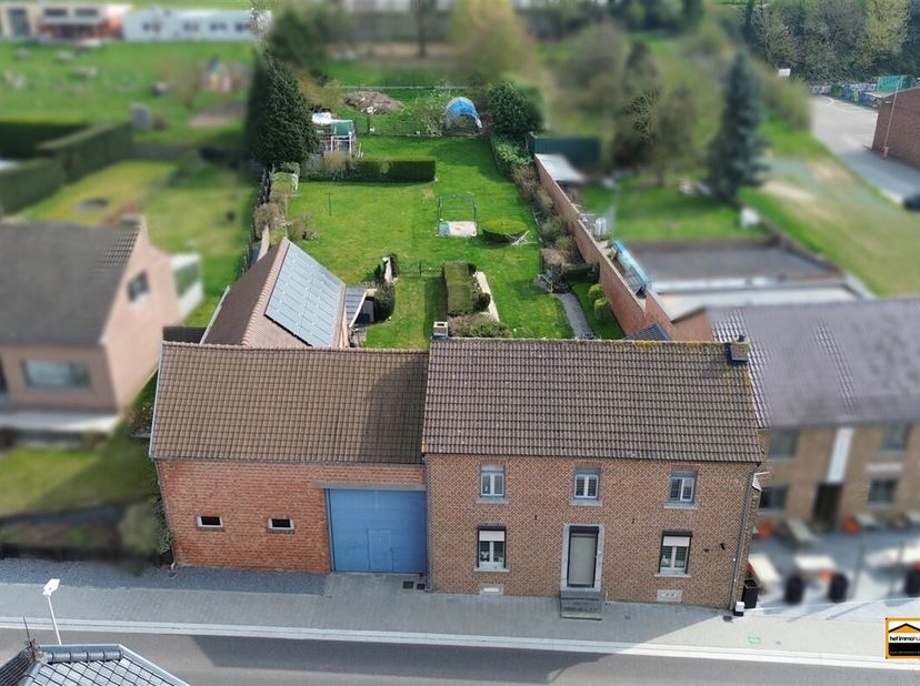 Rustig gelegen woning voorzien van 18 zonnepanelen, veel oppervlakte <br />
en tal van mogelijkheden <br />
In een landelijke deelgemeente van Borgloo