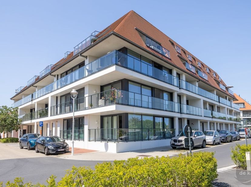 Fantastisch duplex-appartement met 2 slaapkamers&amp;nbsp;langs de oevers van de Oude Veurnevaart. Op een boogscheut van het centrum van Nieuwpoort Stad,