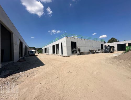                                         Bedrijfsgebouw te koop in Berlare, € 224.635
