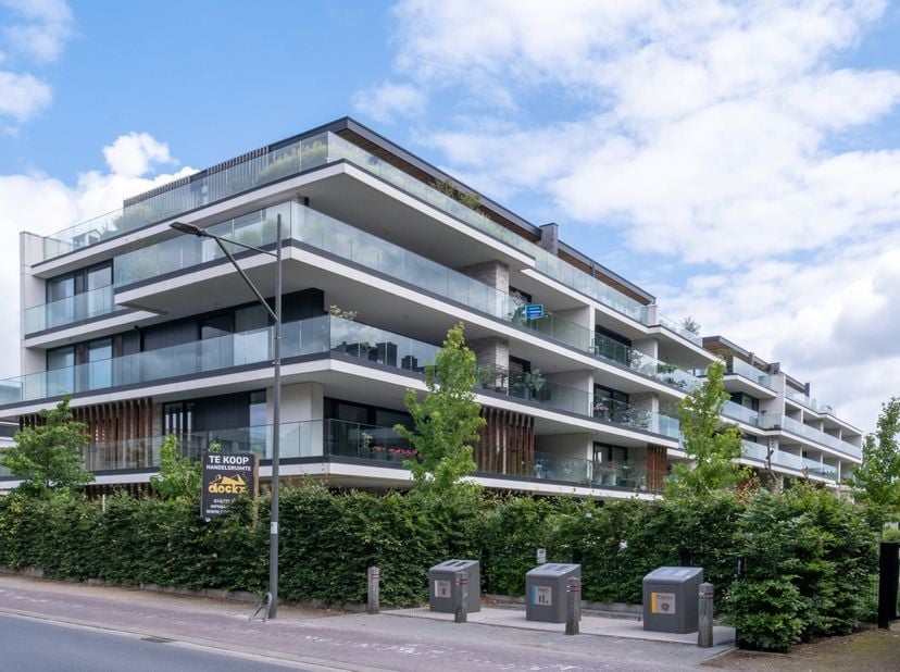 Deze penthouse bevindt zich op de vierde verdieping van het prestigieuze project Park Boulevard en biedt een uitzonderlijk uitzicht op de Boulevard va