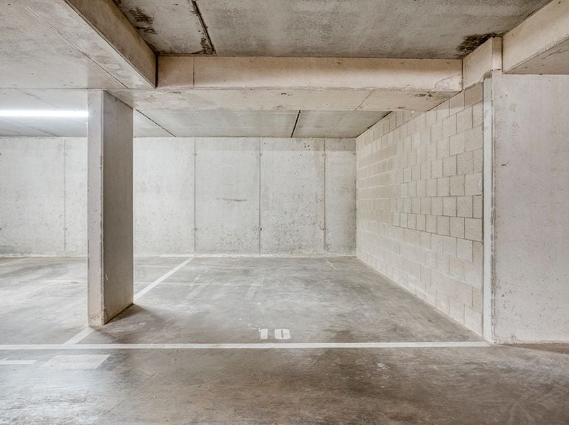 Garage te koop in Heilig Grafstraat 2A,
                    9900 Eeklo