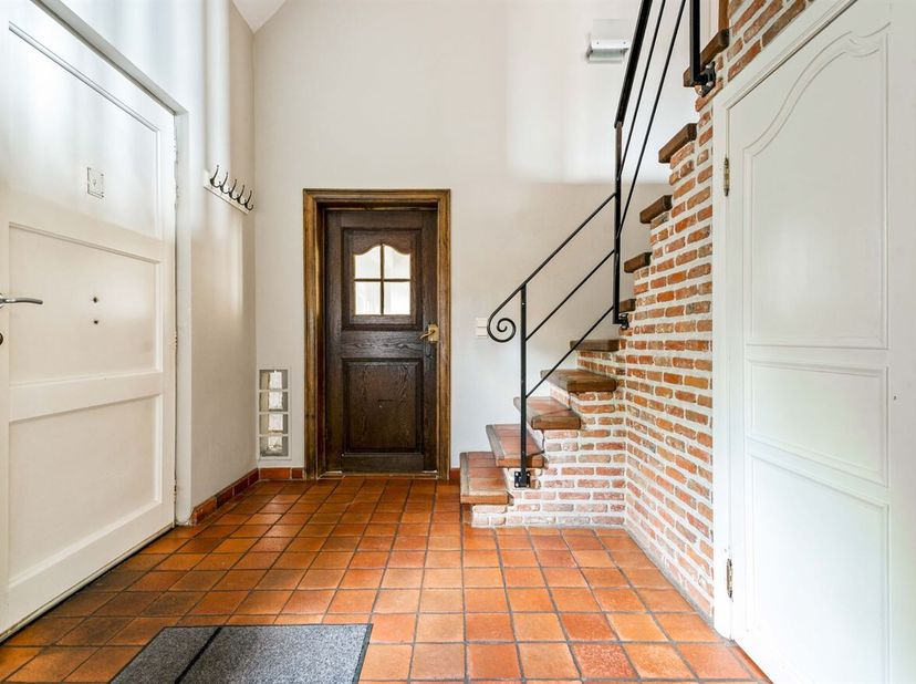 Unieke open bebouwing met veel charme <br />
Ligging: verbindingsweg tussen Kapellen en Leugenberg, vlotte verbinding naar Hoogboom en centrum Kapelle