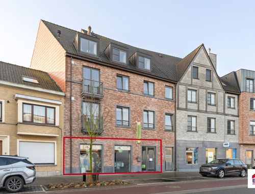                                         Bien commercial à vendre à Oostrozebeke, € 249.000

