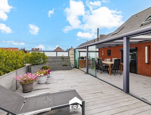                                         Bien commercial avec habitation à vendre à Eeklo, € 595.000
