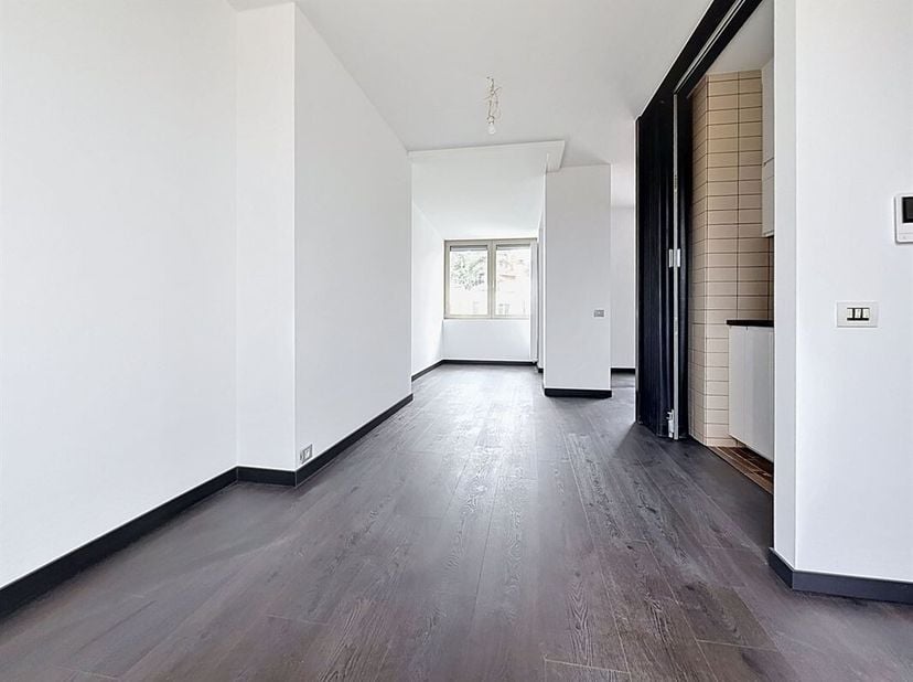 Beau penthouse +- 40 m² au 4ème et dernier étage d'un petit immeuble avec possibilité d'avoir une chambre séparée cuisine  neuve super équipée 2 TERRA