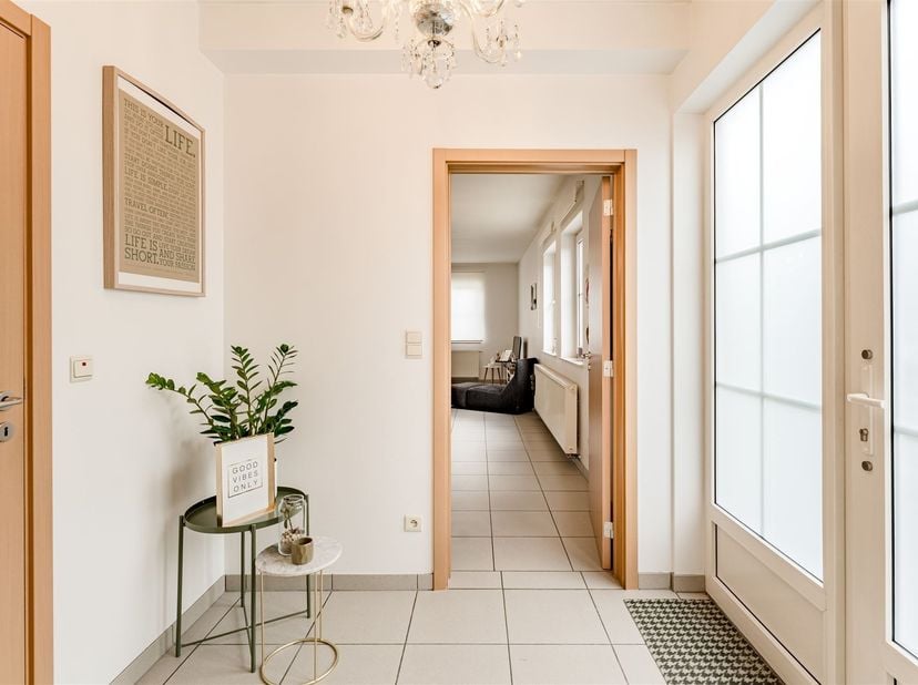 Ligging: Deze woning is gelegen in de Kuilberg 12 bus 1 te Heusden-Zolder, in een rustige en aangename woonomgeving met vlotte verbindingen naar het c