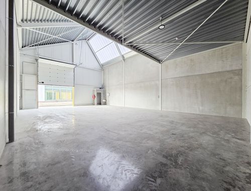                                         Bedrijfsgebouw te huur in Hingene, € 1.550
