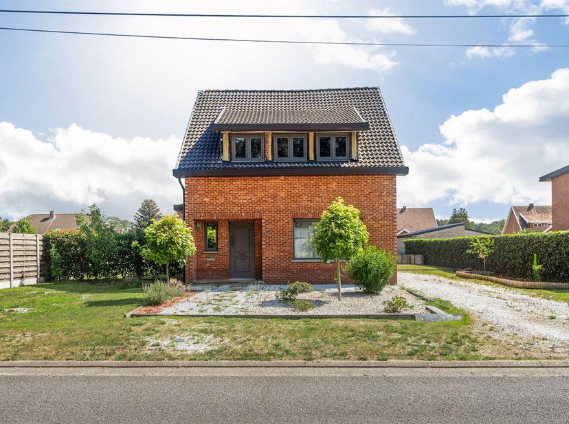 Charmante vrijstaande gezinswoning op een rustige ligging nabij het centrum van Ham<br />
Op zoek naar een woning met karakter, ruimte én hedendaags c