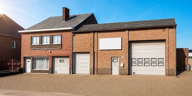 Bedrijfsvastgoed te koop in BILZERBAAN 64, 3620 Veldwezelt