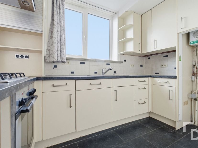 In de Vleeshouwersstraat vinden we deze penthouse in het midden op het dak van residentie Prima Vera.<br />
Dit appartement geniet van 2 staanplaatse