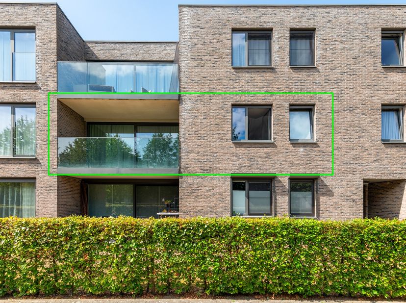 Rustig wonen in het groen, met alle voorzieningen vlakbij? Dit instapklare appartement aan Wervehof 7B in Wijnegem ligt in een aangename, autoluwe omg