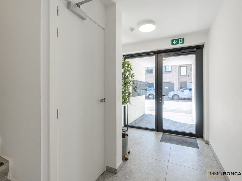 Op wandelafstand van het centrum van Genk bevindt zich dit verzorgd en energiezuinig gelijkvloersappartement. Dankzij de praktische indeling, moderne