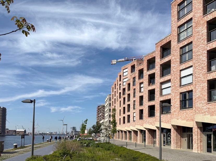 Luxe appartement met zicht op 't MAS - Eilandje met zicht op 't Kattendijkdok, Havenhuis en de Londenbrug. Appartement 95m2 groot. Ruime leefruimte op