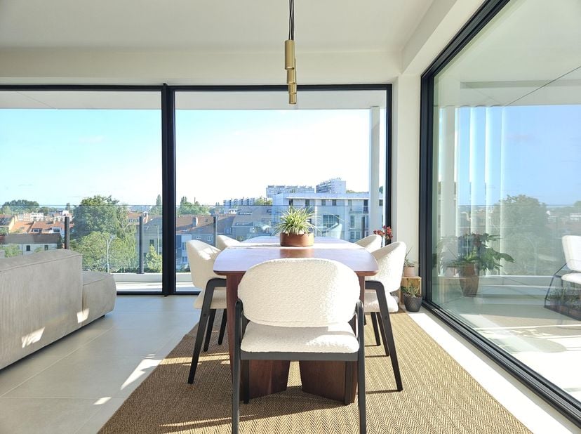 Appartement te koop in ,
                    1180 Ukkel