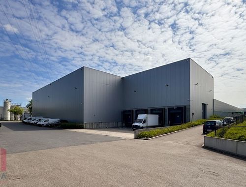                                         Bâtiment d’entreprise à louer à Zellik, € 35.654
