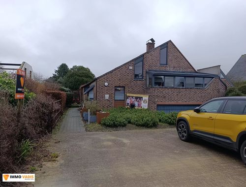                                         Bureaux à louer à Pellenberg, € 1.900
