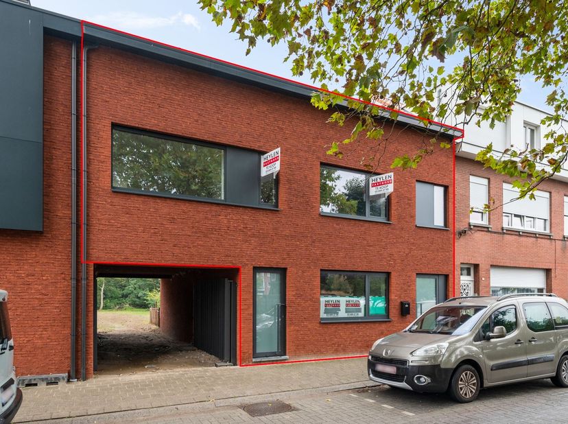 Huis te koop in Heilig Bloedlaan 293 ,
                    2320 Hoogstraten