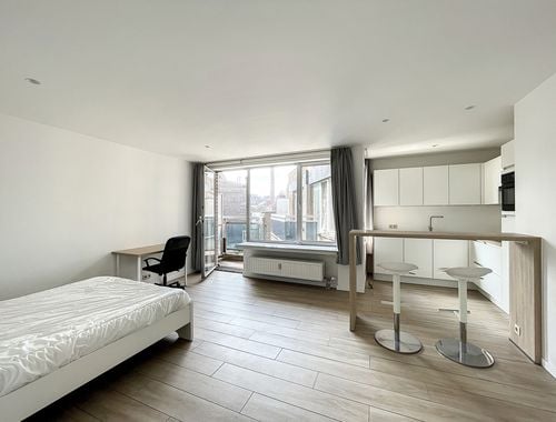                                         Studio te huur in Brussel, € 915
