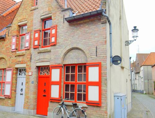                                         Maison à louer à Brugge, € 720
