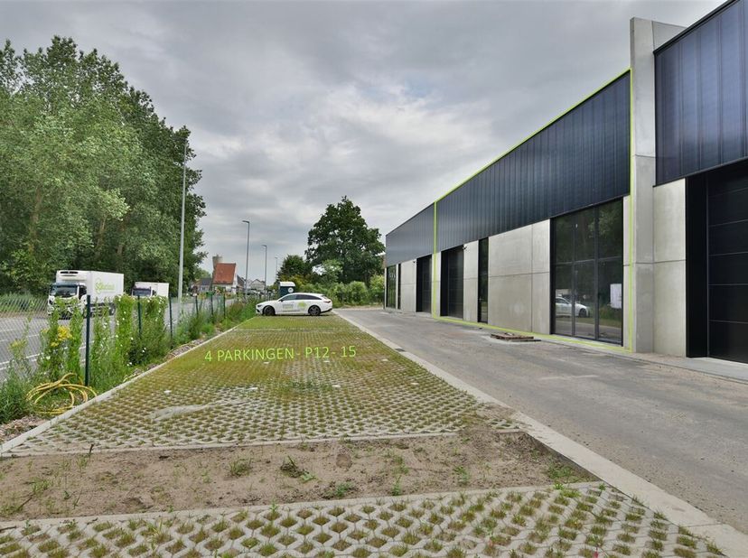 Bien professionnel à louer
                    à 9200 Sint-Gillis-Bij-Dendermonde