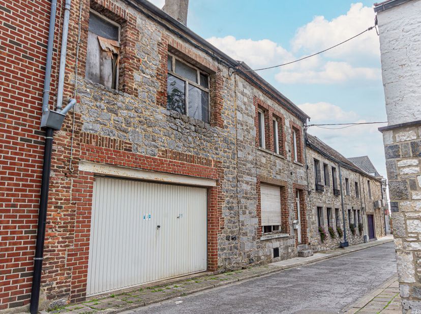 Bedrijfsvastgoed te koop in ,
                    5600 Philippeville