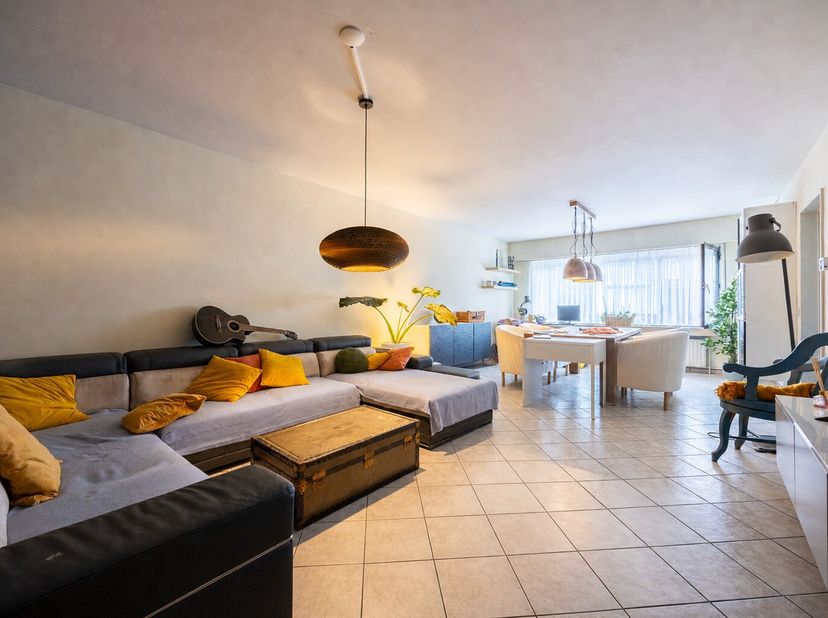 Bent u op zoek naar een instapklaar appartement met 3 slaapkamers en tuin in Brasschaat? Dan is dit gelijkvloers appartement misschien wel ideaal voor
