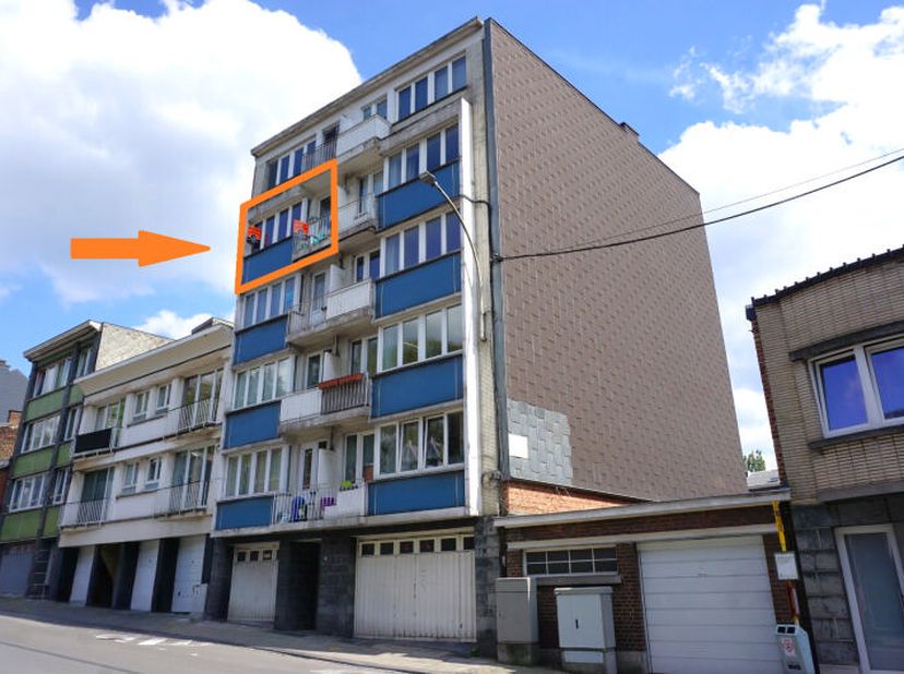 Idéalement situé sur les hauteurs de Liège, à proximité du centre de Liège et de toutes ses commodités, appartement au 4ème étage d'un immeuble avec a