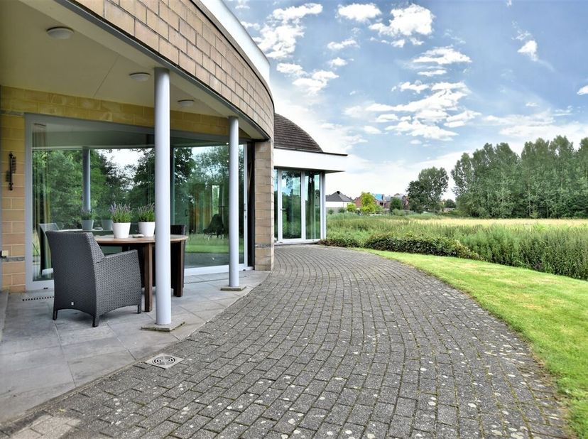 Maison à louer
                    à 9280 Denderbelle