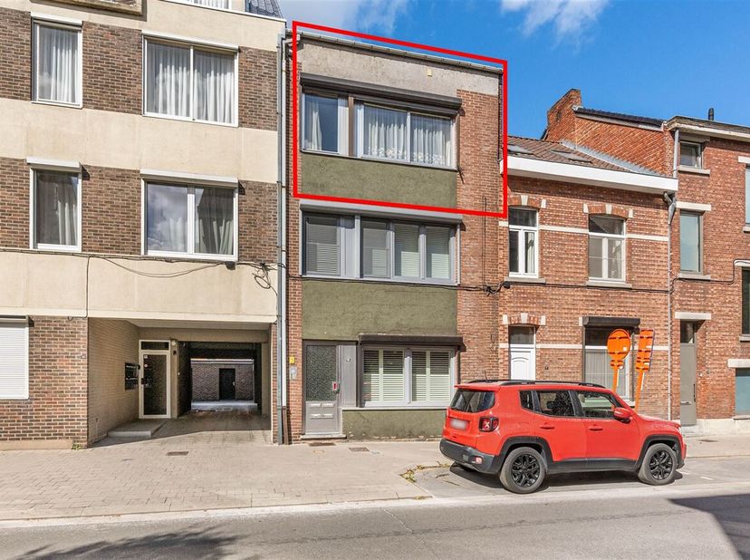 Journée portes ouvertes le samedi 14 mars de 11h à 12h<br />
Appartement à rénover dans le centre de Hasselt<br />
Situation : Cet appartement est sit
