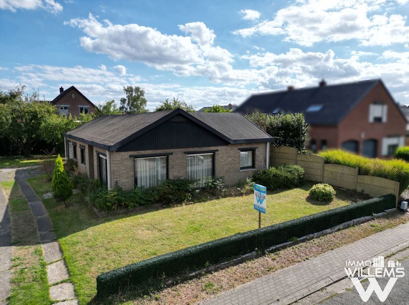 Terrain à vendre à Burgemeester Van Kelfstraat 8,
                    3078 Meerbeek