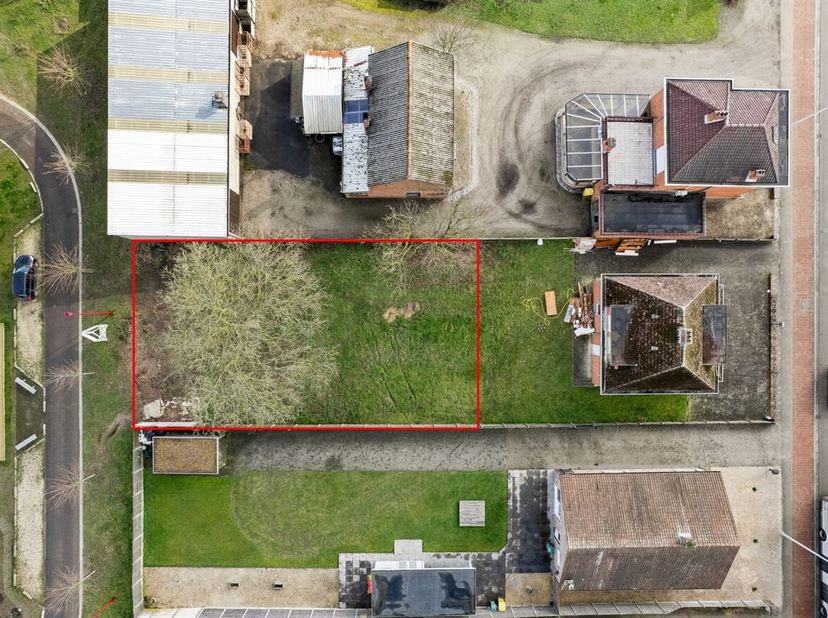 Bouwgrond van 464 m² geschikt voor open bebouwing, gelegen aan het John Smetsplein in Grobbendonk.<br />
Het perceel bevindt zich in een doodlopende e