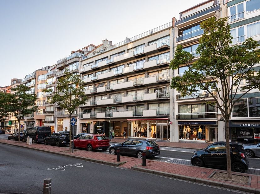 Appartement te koop in Lippenslaan 355 bus 23,
                    8300 Knokke