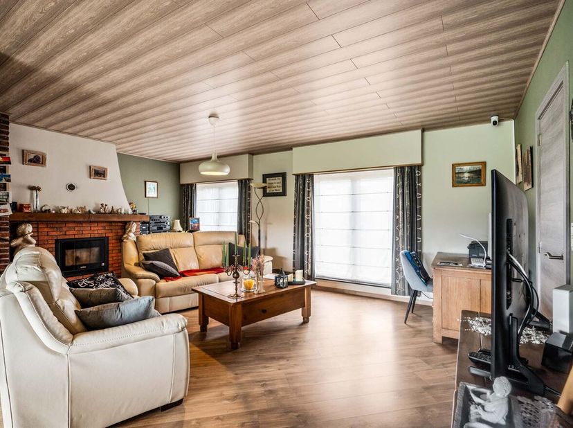 Ruime laagbouwwoning met 3 slaapkamers, garage en prachtige tuin in Westerlo<br />
Op een rustige locatie in Westerlo bevindt zich deze verzorgde en r