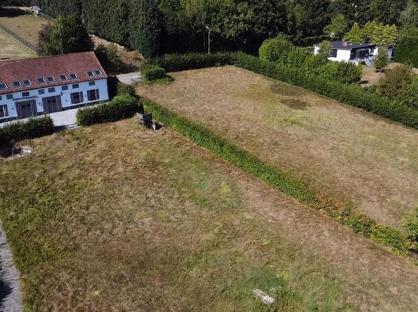 Prachtige villa in fermettestijl, gelegen op een prachtig perceel van ca. 61a62ca, zuidgericht, in een rustige doodlopende straat op korte afstand van