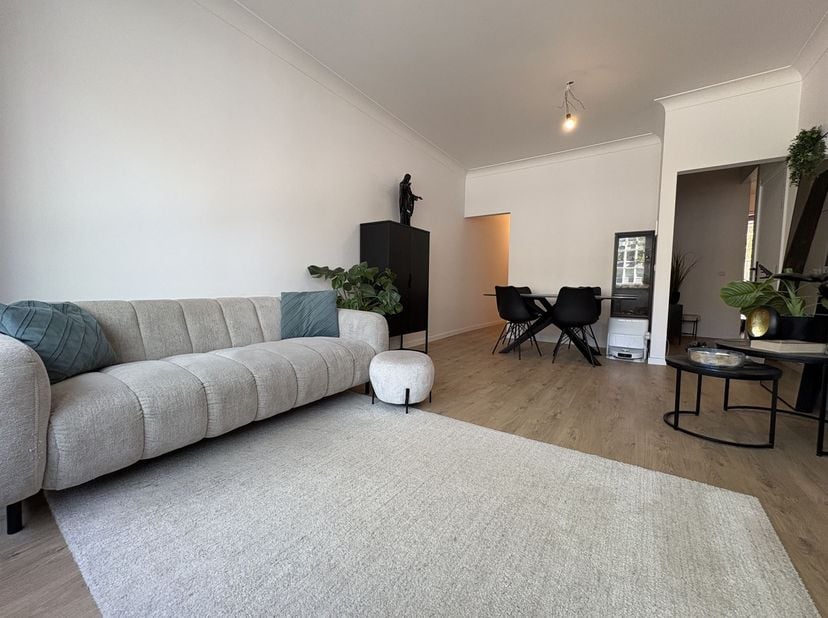 Gelijkvloers appartement met gezellige stadstuin in Antwerpen<br />
<br />
Op een zeer leuke locatie in Antwerpen bevindt zich dit charmante gelijkv
