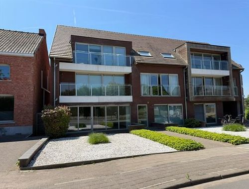                                         Appartement à louer à Bornem, € 945
