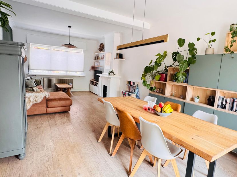 Instapklare gezinswoning met 5 slaapkamers en EPC B!<br />
<br />
Bent u op zoek naar een kwalitatief gerenoveerde woning in het gezellige Ekeren? Dez