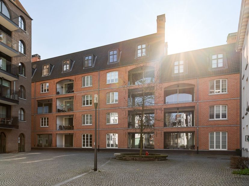 Appartement clé en main au 1er étage avec terrasse couverte dans la Résidence Jacobsmarkt<br />
<br />
Situation : Au cœur de Turnhout, dans l'éléga