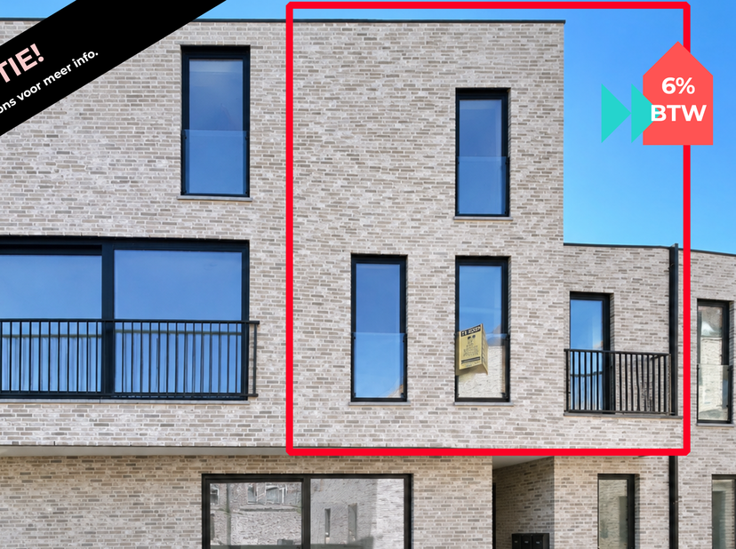 Ben je op zoek naar een instapklaar en energiezuinig duplexappartement met een ruime slaapkamer, verdeeld over de eerste en tweede verdieping, centraa