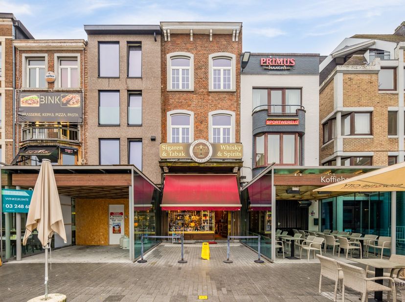 Bien professionnel à vendre
                    à 3800 Sint-Truiden
