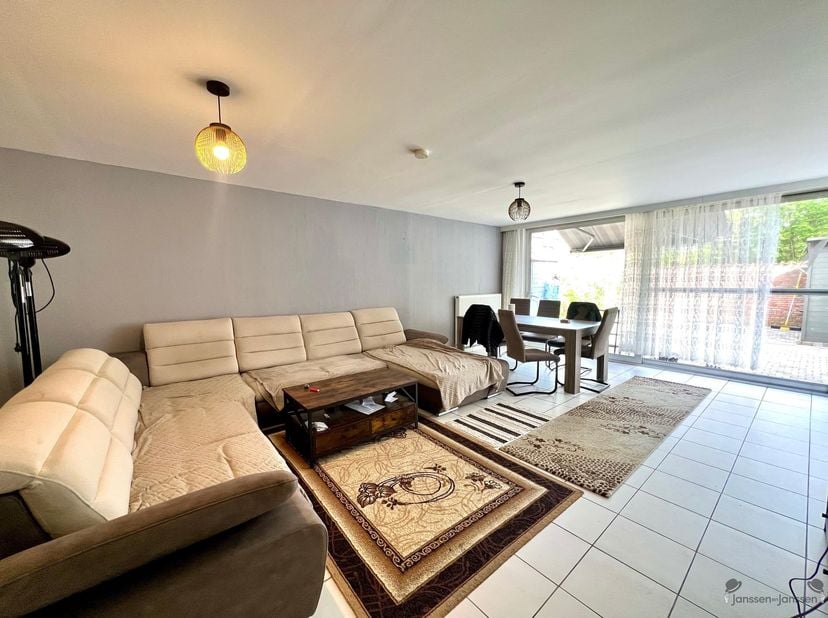Bienvenue dans cet appartement de rez-de-chaussée situé au centre de Hamme !<br />
L'espace de vie d'une superficie de 67 m² offre tout ce dont vous