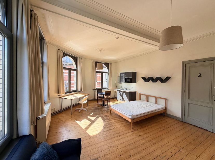 ENKEL VOOR STUDENTEN - ONLY FOR STUDENTS <br />
 <br />
Deze studentenkamer is centraal gelegen in Antwerpen. De kamer beschikt over een lavabo. De
