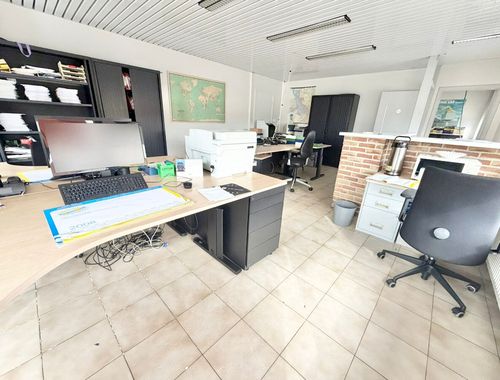                                         Kantoorruimte te huur in Dadizele, € 240

