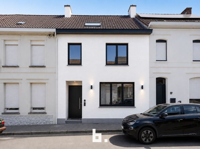 AI-beelden toegevoegd ter illustratie van hoe de woning er na renovatie kan uitzien.<br />
Deze charmante woning biedt heel wat ruimte en mogelijkhede