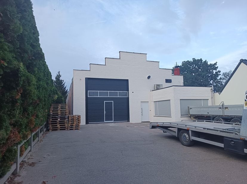 Bien professionnel à vendre
                    à 3520 Zonhoven