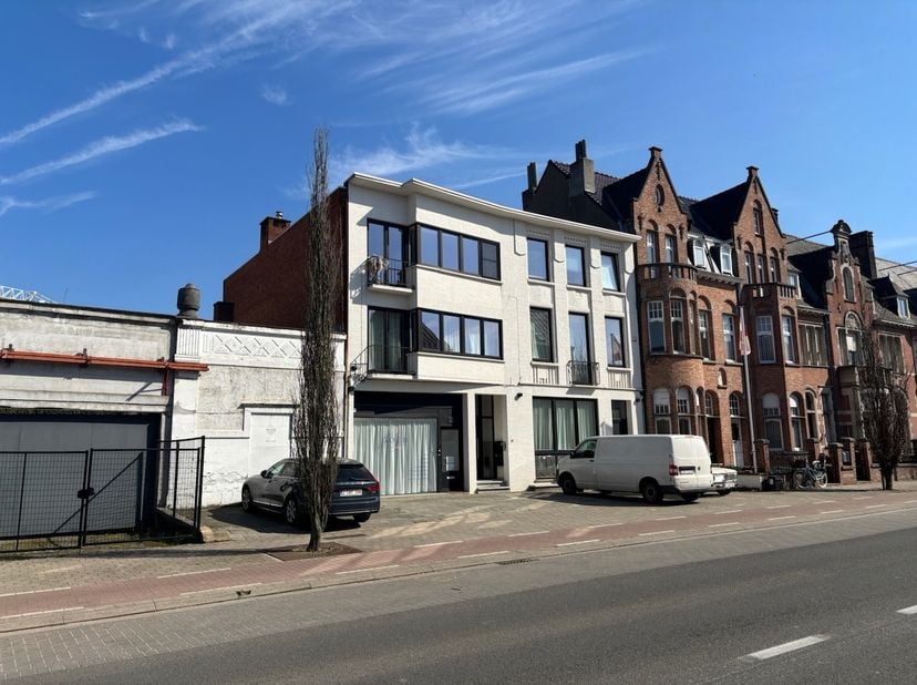 Bedrijfsvastgoed te huur in Minister Liebaertlaan 20,
                    8500 Kortrijk