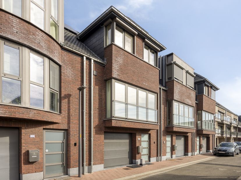 De eigendom wordt aangeboden via de Pre-sale formule. Op zaterdag 19/09/2026 tussen 10:00 en 13:00 kan u de woning op afspraak komen bezichtigen en ee